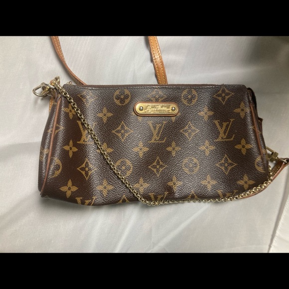 Authentic Louis Vuitton Eva Clutch - Picture 14 of 15
